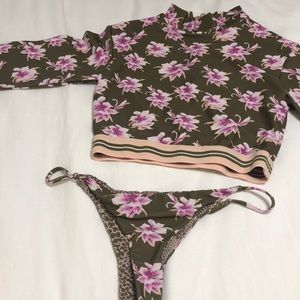 Acacia capsule aloha TOP ONLY